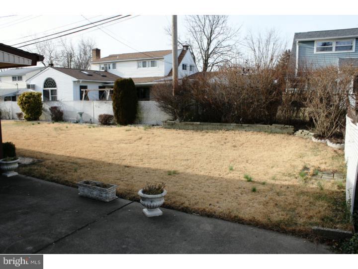 29 Hydrangea Road Levittown, PA 19056 - Photo 16 of 18 Gallery Image 16