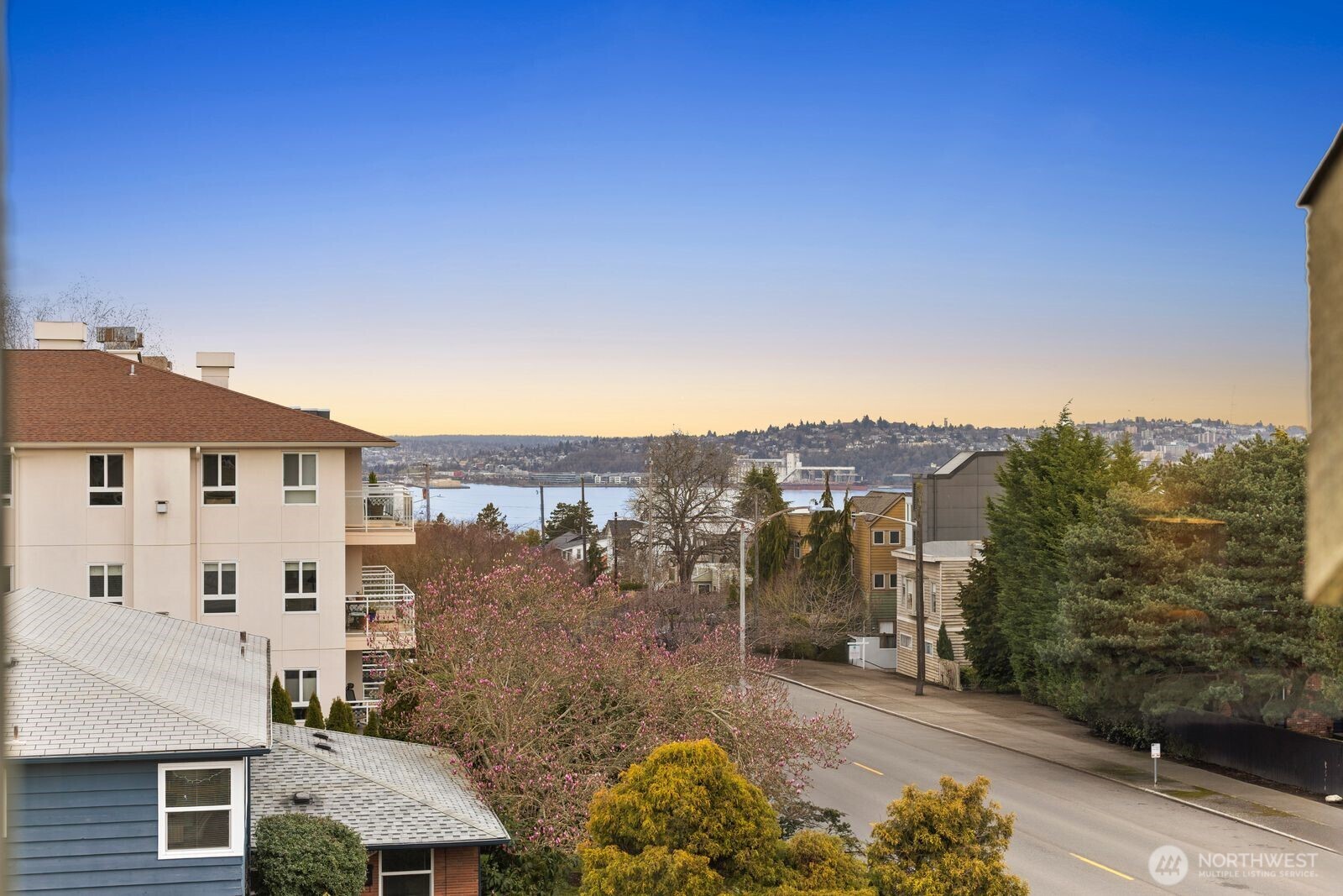 1601 California Avenue Southwest Seattle, WA 98116 - Photo 13 of 39