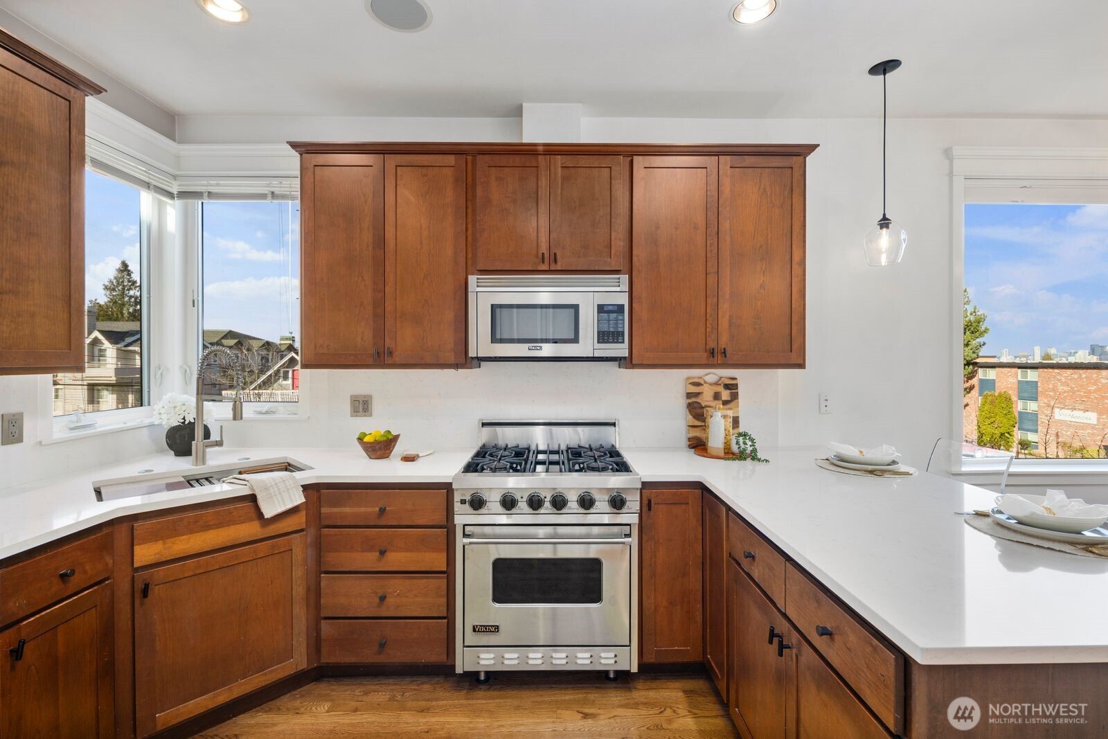 1601 California Avenue Southwest Seattle, WA 98116 - Photo 4 of 39