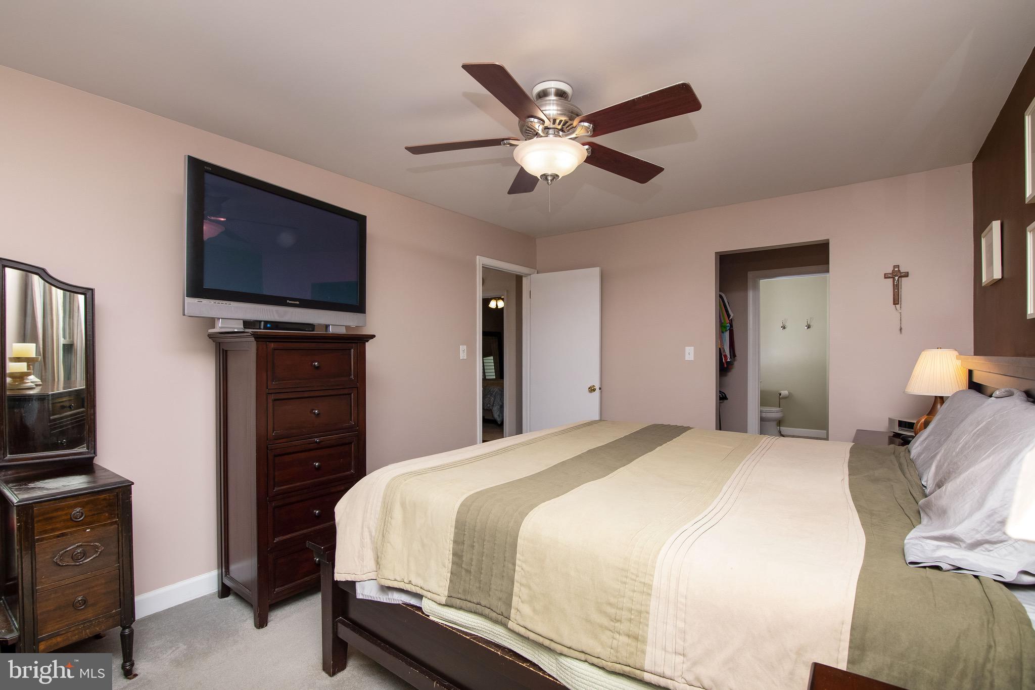 6 Stratford Road Clementon, NJ 08021 - Photo 22 of 47 Master Suite