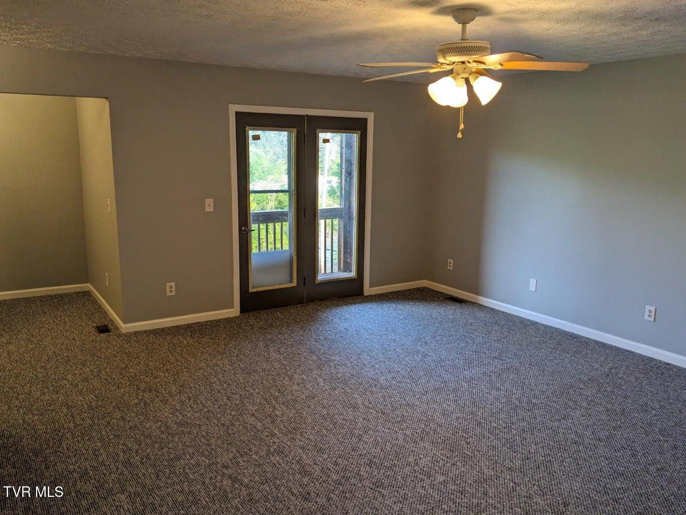 2482 Elk Way Newport, TN 37821 - Photo 12 of 36 17