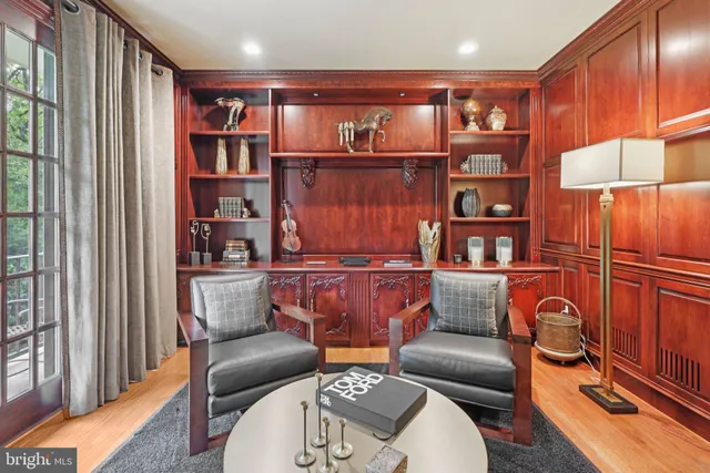 a view of entryway and hall