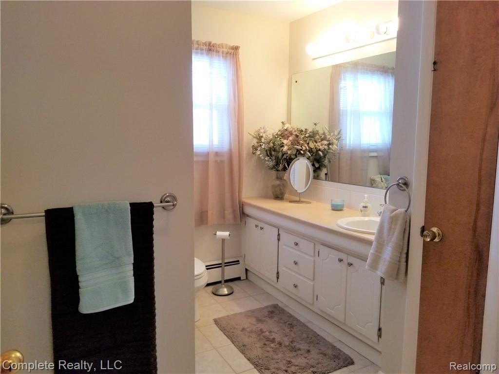 1400 South Genesee Road Burton, MI 48509 - Photo 20 of 33 20190218_145339.jpg
