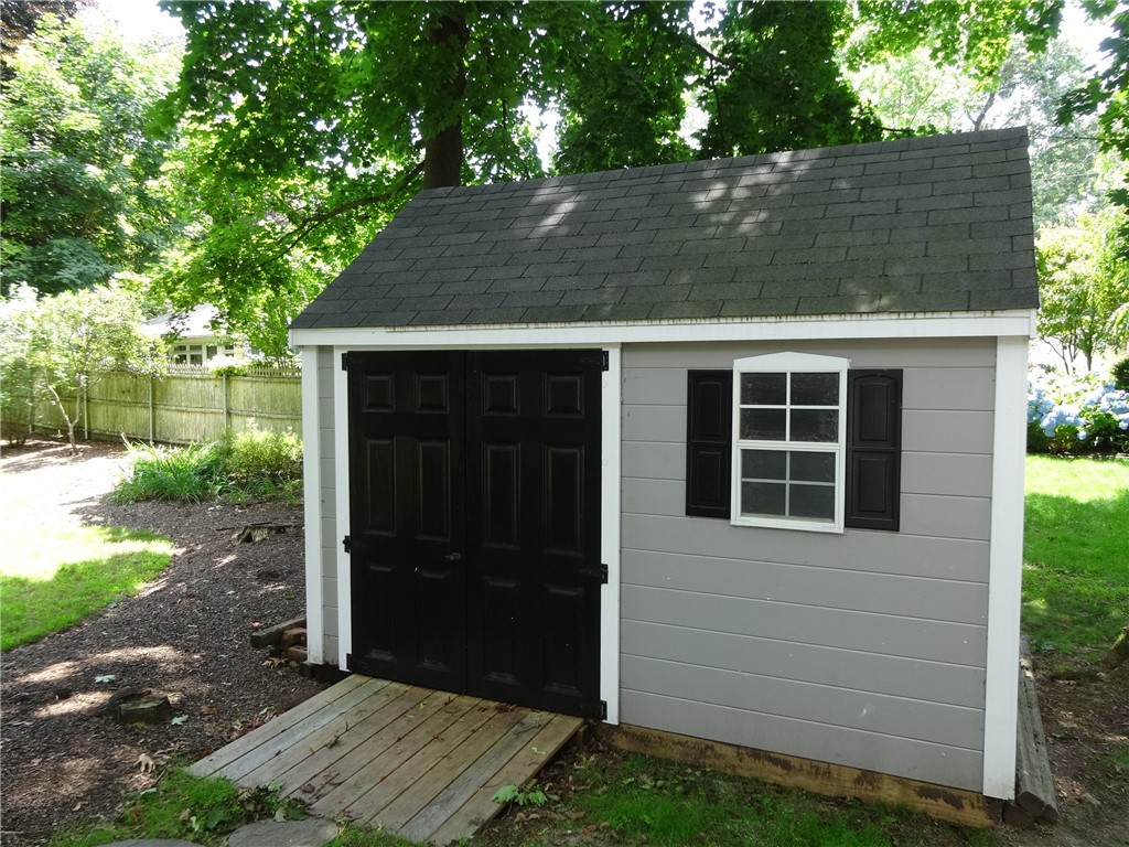 17 Lamson Road Barrington, RI 02806 - Photo 42 of 47 Gallery Image 42