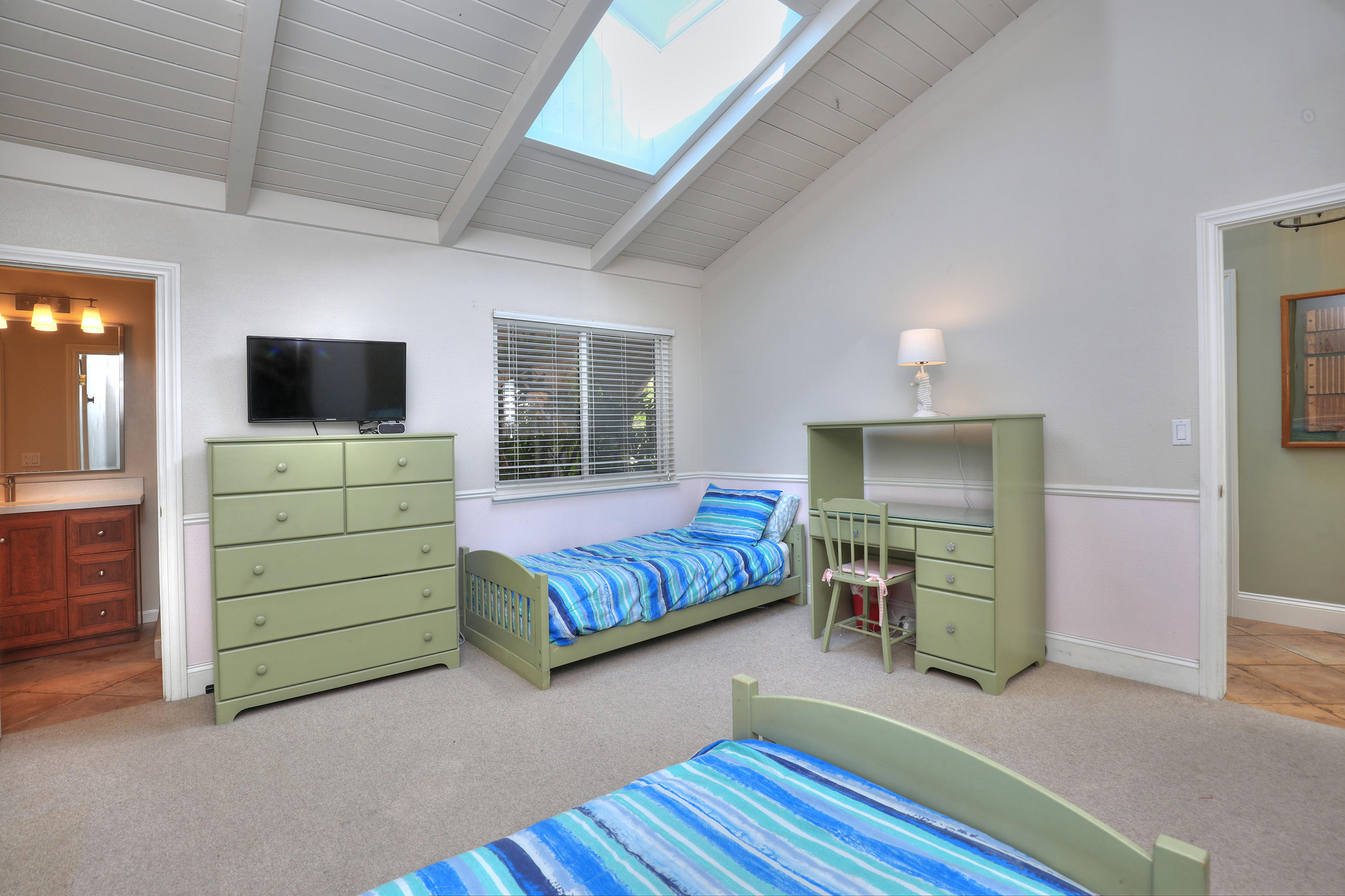 5452 Cameo Road Carpinteria, CA 93013 - Photo 14 of 22 b2