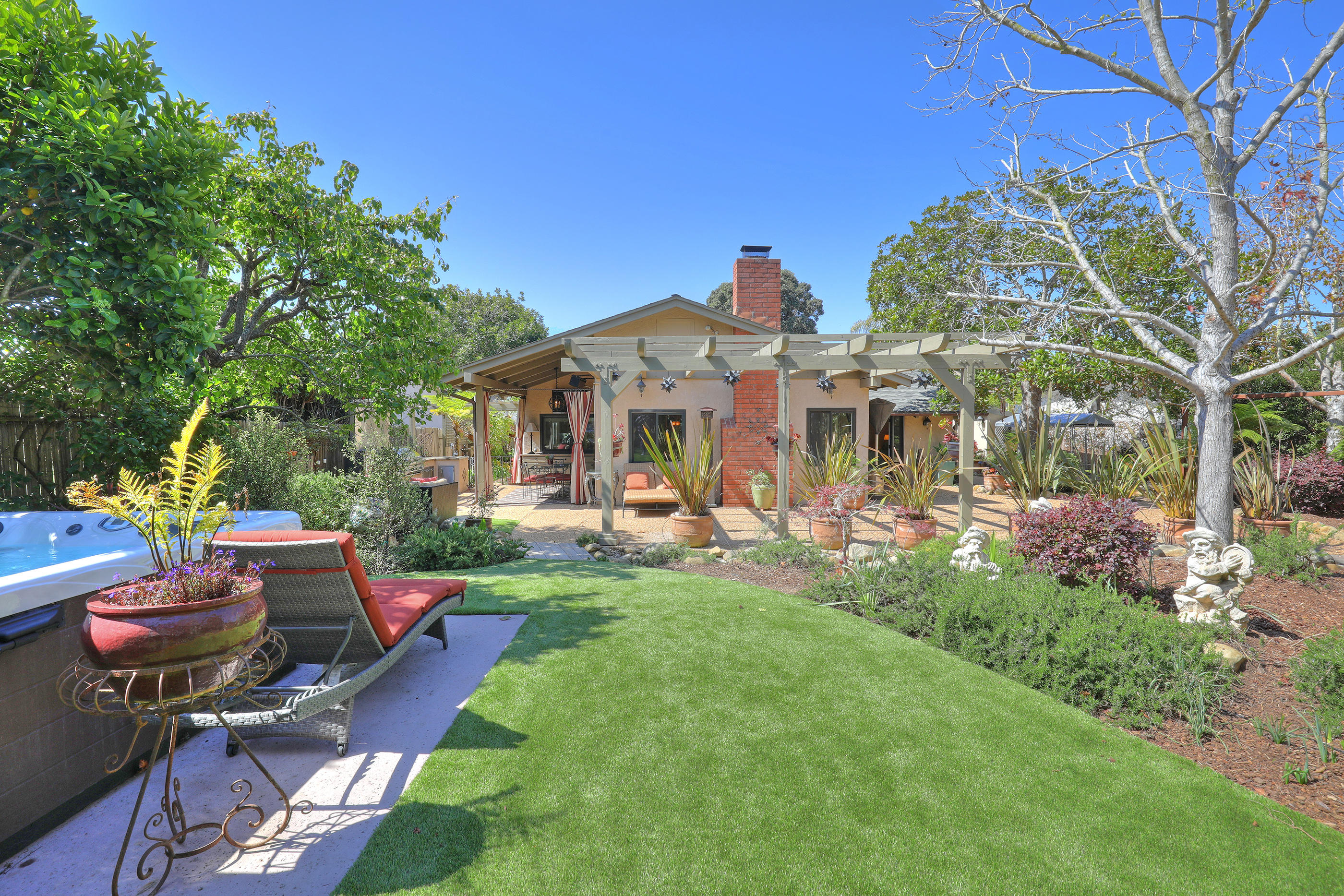 5452 Cameo Road Carpinteria, CA 93013 - Photo 2 of 22 back