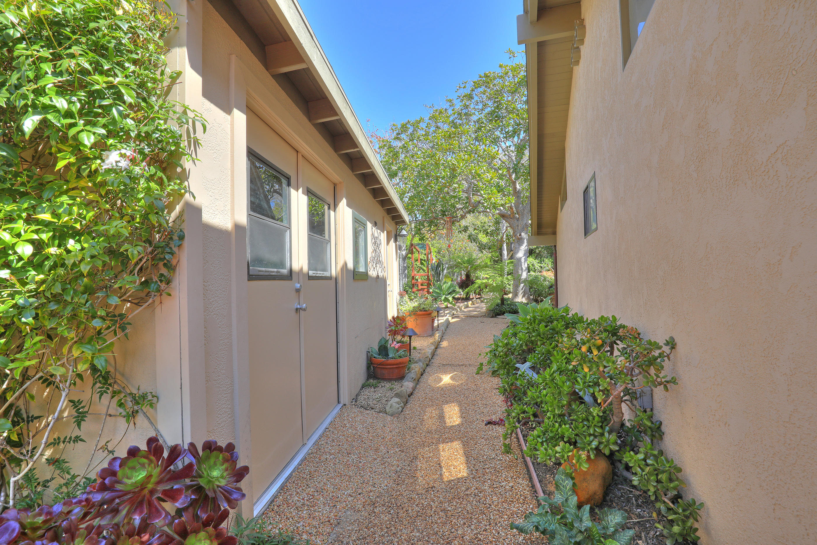 5452 Cameo Road Carpinteria, CA 93013 - Photo 22 of 22 side1