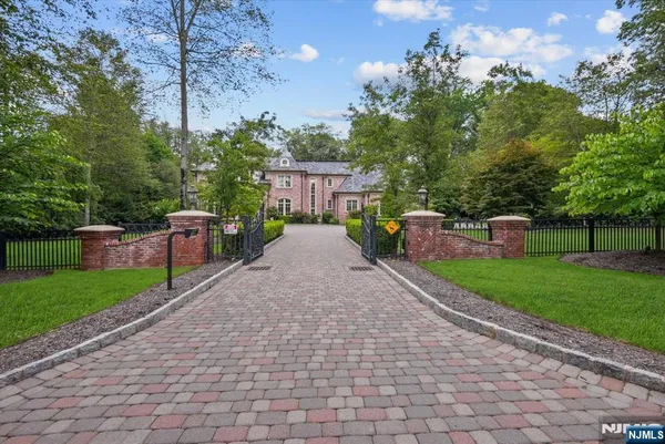 $4,200,000 | 29 North Church Road, Saddle River, NJ 07458