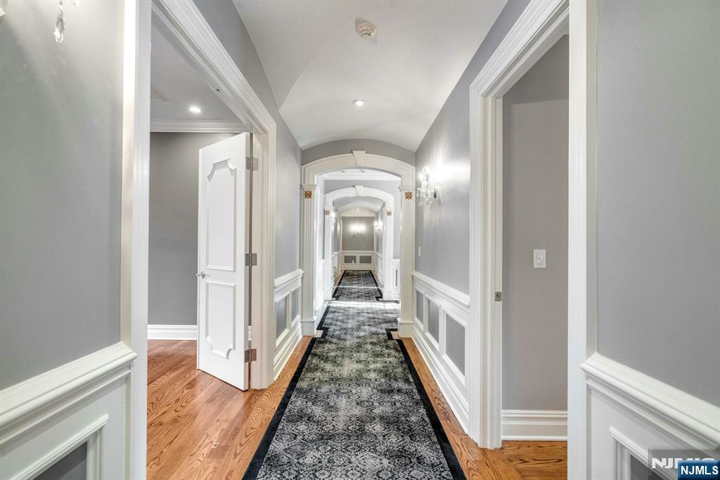 29 North Church Road Saddle River, NJ 07458 - Photo 27 of 47