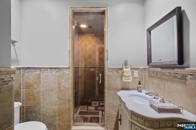 $4,395,000 | 29 North Church Road, Saddle River, NJ 07458