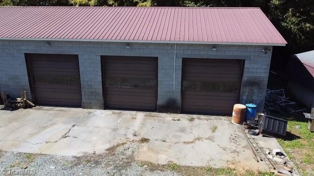 720 Hunt Road Lexington, NC 27292 - Photo 20 of 29 32 x 60 Detached Garage
