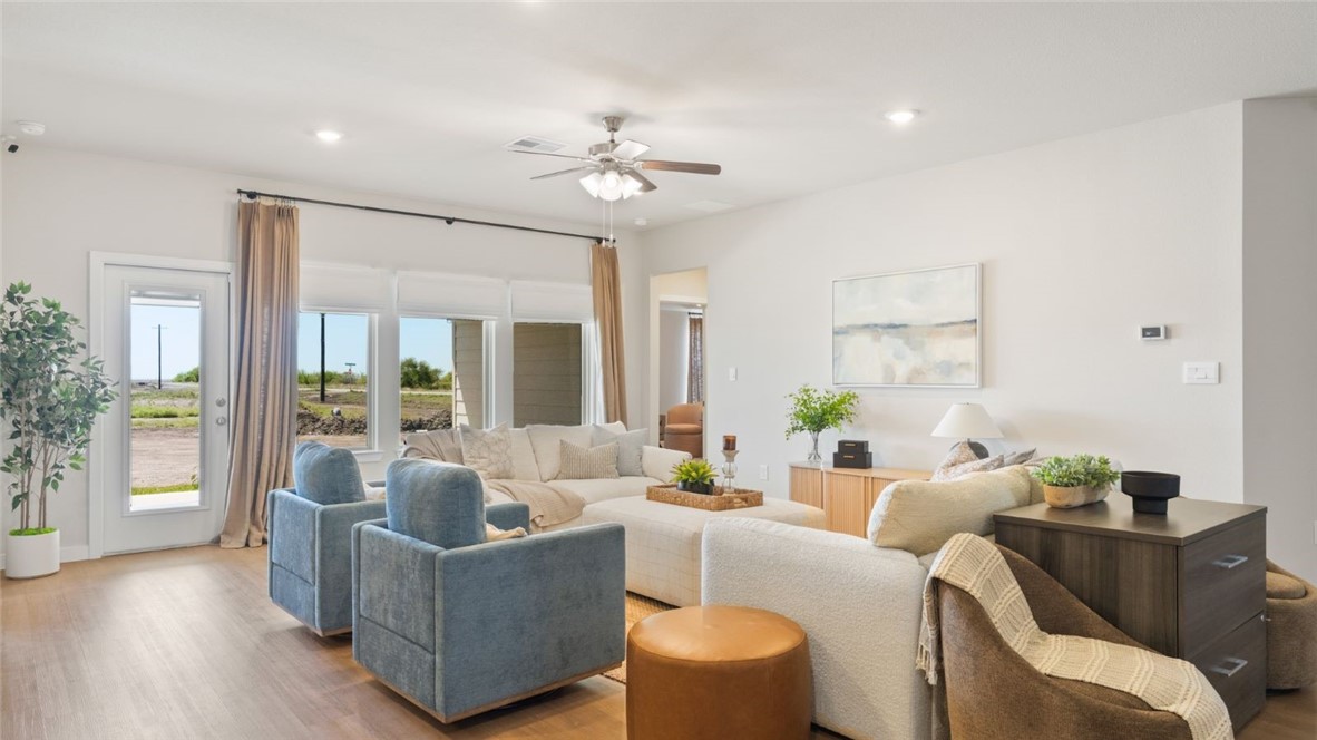 1454 Rhaegal Street Corpus Christi, TX 78415 - Photo 7 of 35 Gallery Image 7