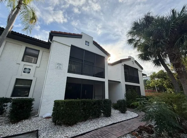 $1,595 | 631 North Orange Avenue, Unit 104, Sarasota, FL 34236