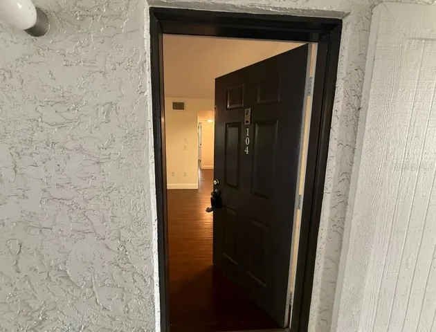 $1,495 | 631 North Orange Avenue, Unit 104, Sarasota, FL 34236