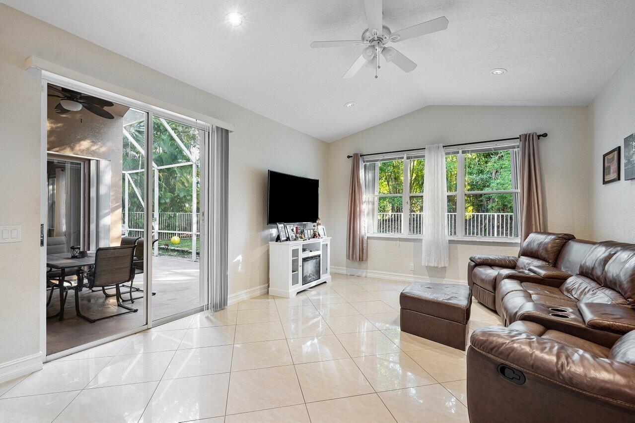 11435 Sea Grass Circle Boca Raton, FL 33498 - Photo 13 of 50 013-11435SeaGrassCircle-BocaRaton-FL-334