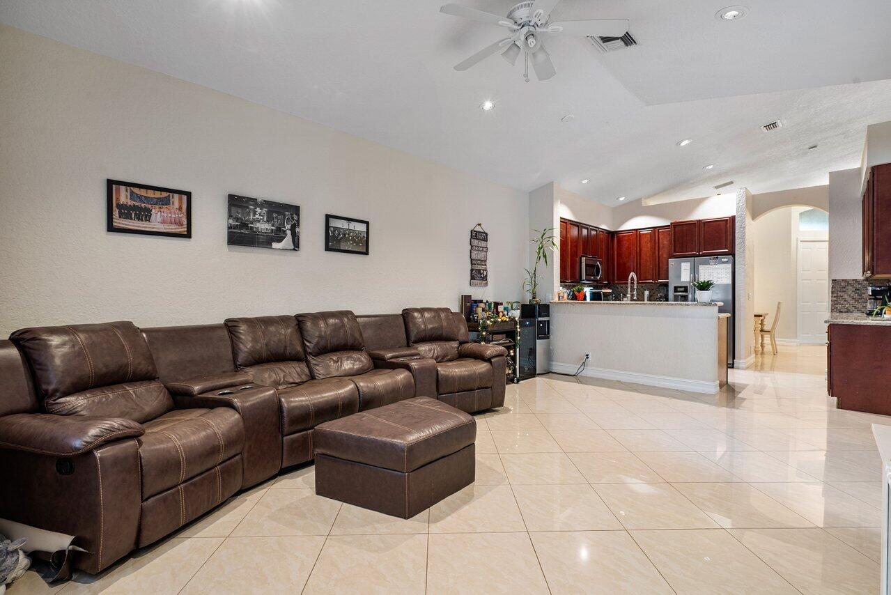 11435 Sea Grass Circle Boca Raton, FL 33498 - Photo 15 of 50 019-11435SeaGrassCircle-BocaRaton-FL-334