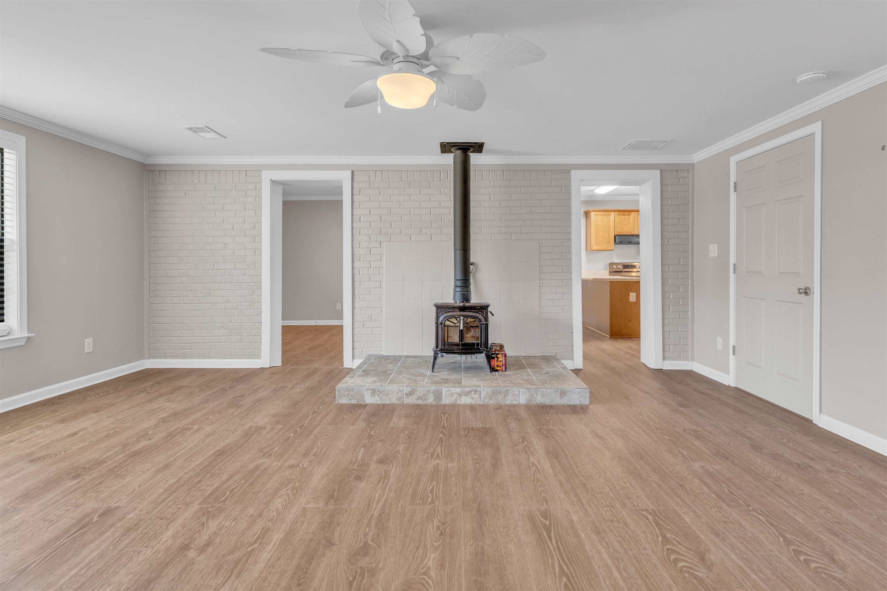 4163 Fonta Road Bartlett, TN 38002 - Photo 9 of 27 a view of a hallway with wooden floor and staircase
