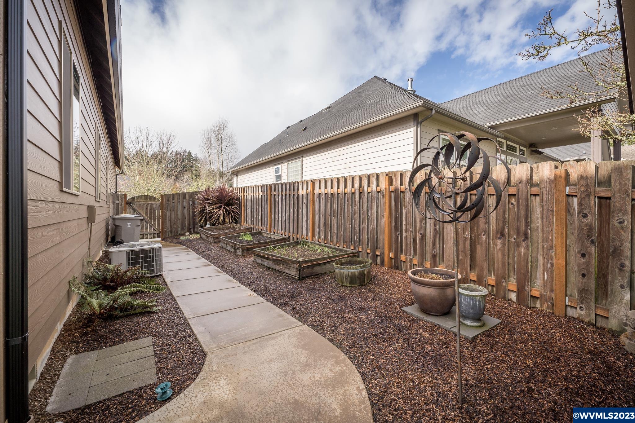 2939 Northwest Oak Ridge Street Albany, OR 97321 - Photo 34 of 41 Gallery Image 34