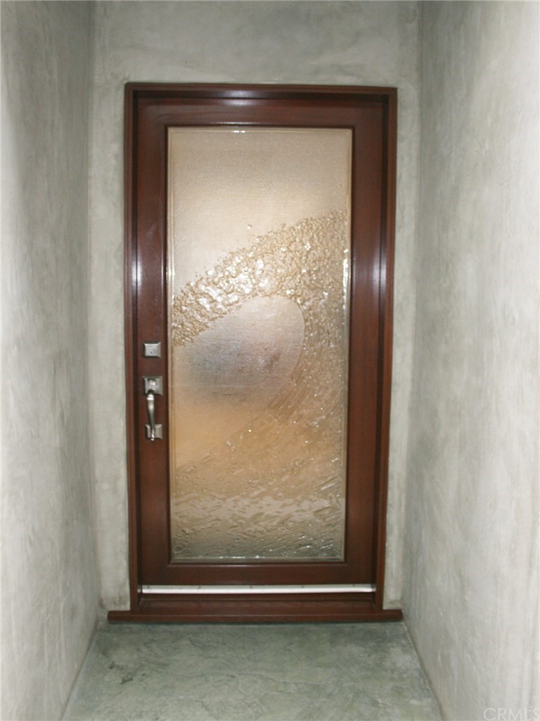 614 The Strand Manhattan Beach, CA 90266 - Photo 11 of 41 a view of water heater door