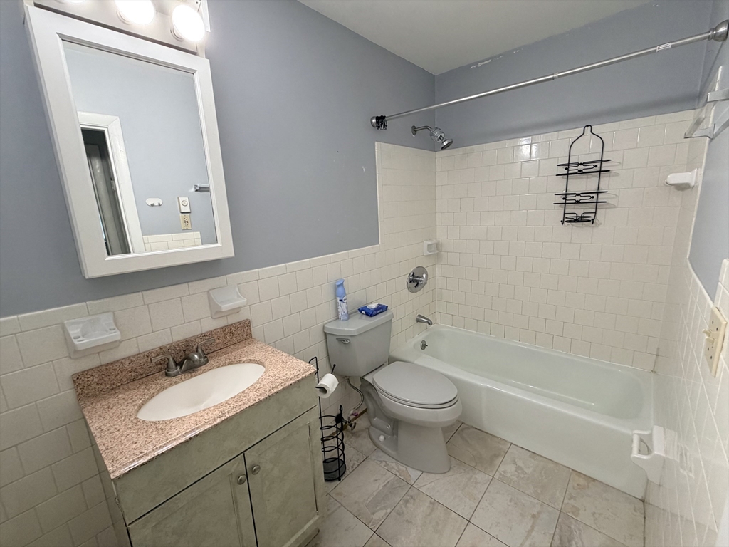182 Swanson Road, Unit 324 Boxborough, MA 01719 - Photo 6 of 11