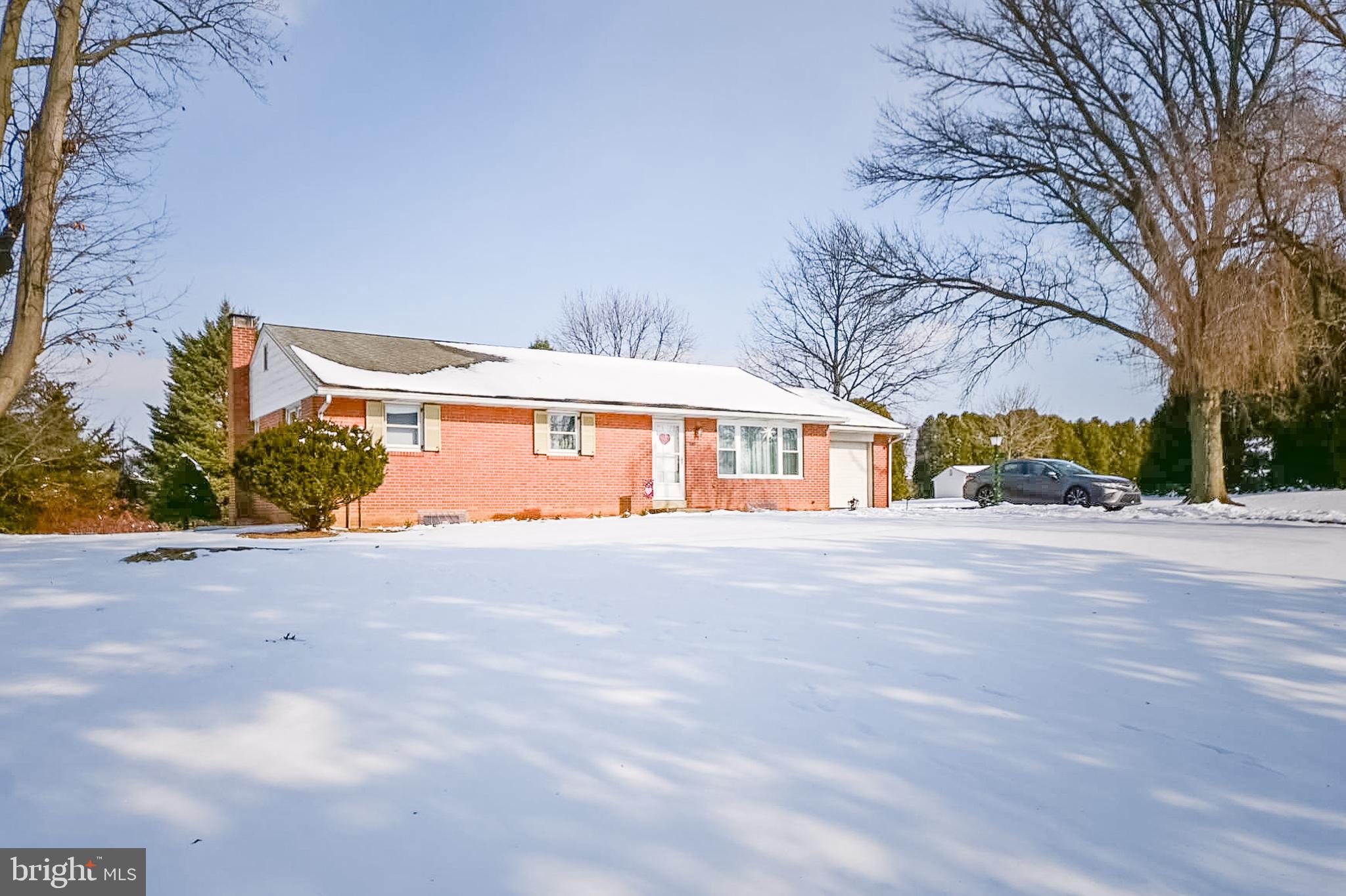 3949 Locust Grove Road Columbia, PA 17512 - Photo 5 of 36
