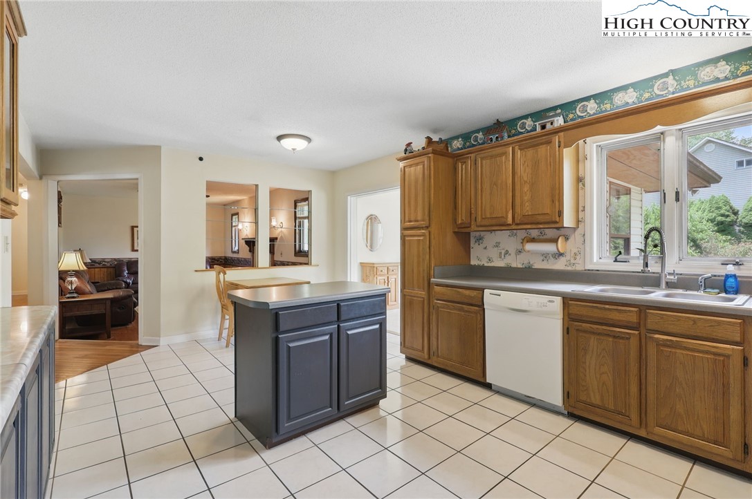 137 Clint Lewis Road Boone, NC 28607 - Photo 10 of 47