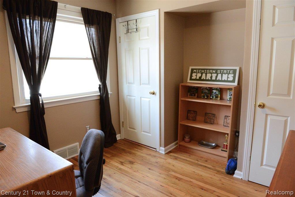 3707 Kenmore Road Berkley, MI 48072 - Photo 13 of 25 Bedroom 3 or office