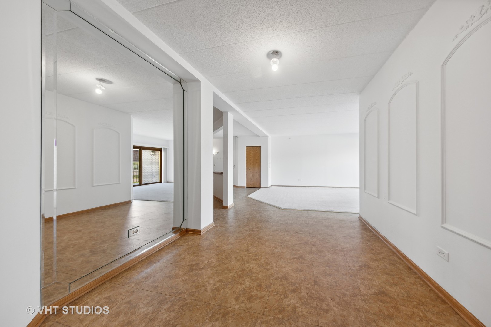 201 West Brush Hill Road, Unit 102 Elmhurst, IL 60126 - Photo 6 of 18