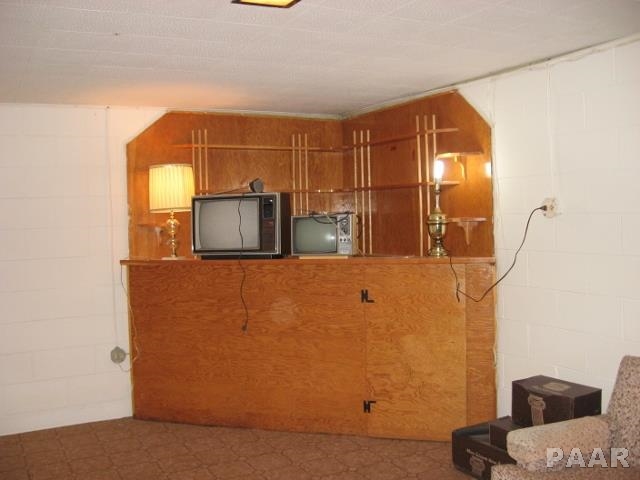 1502 James Road Pekin, IL 61554 - Photo 10 of 13 Gallery Image 10