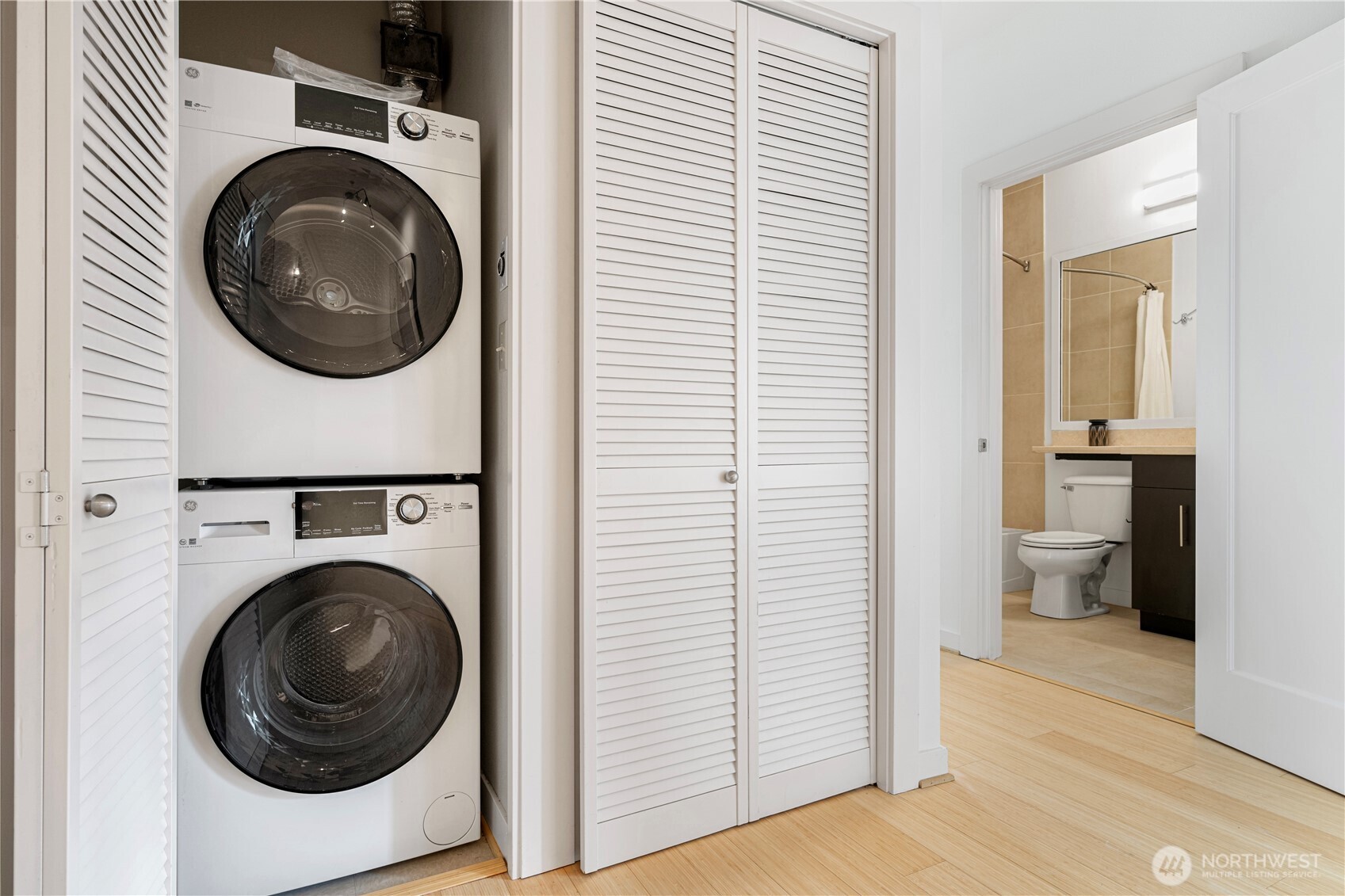 1026 Northeast 65th Street, Unit 418 Seattle, WA 98115 - Photo 16 of 25