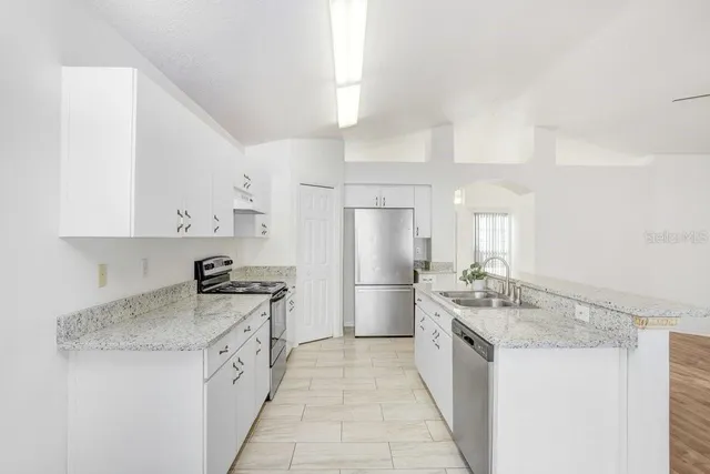 $359,000 | 517 Royal Ridge Street, Valrico, FL 33594