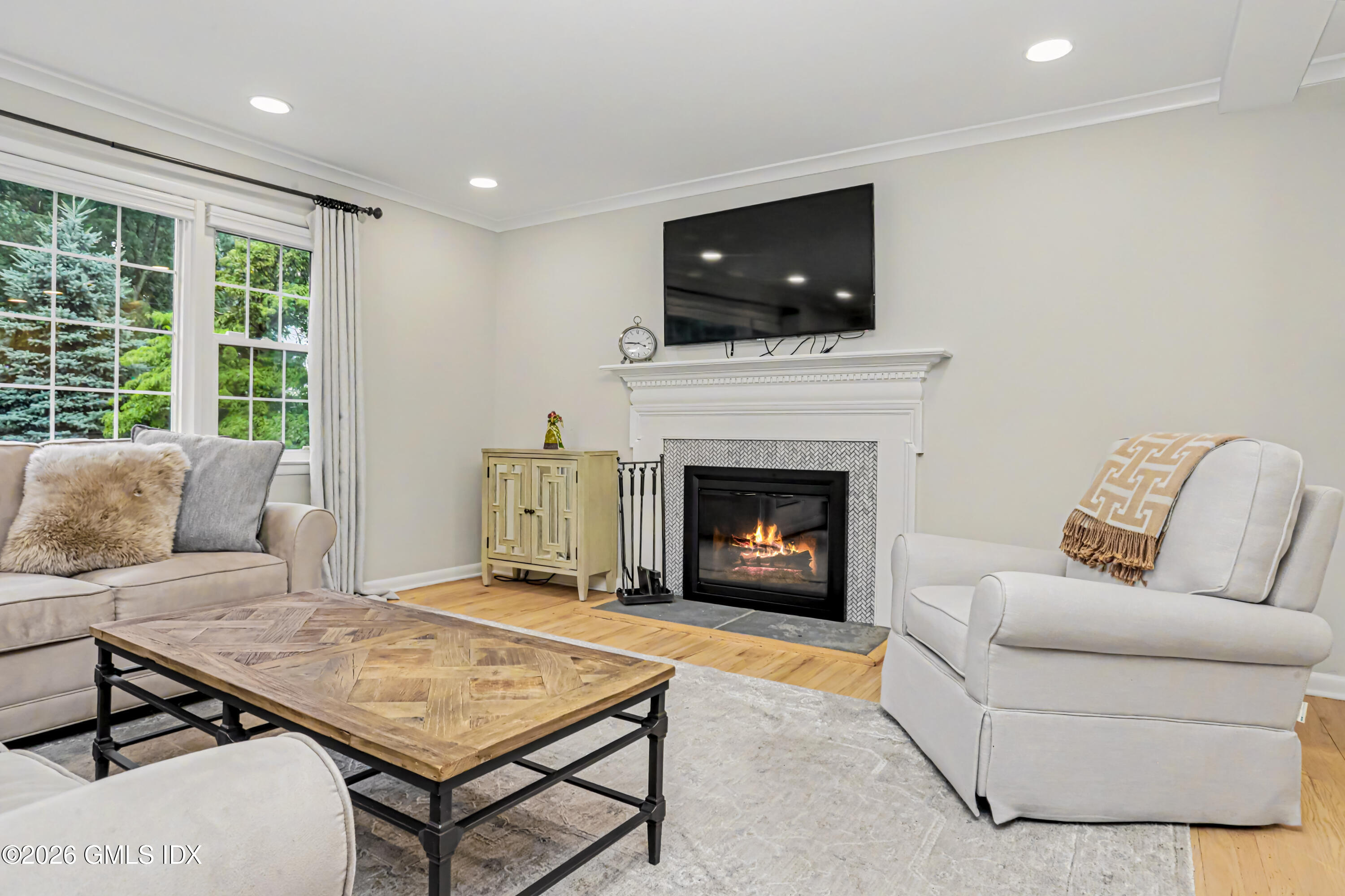 25 Westview Place Riverside, CT 06878 - Photo 2 of 33 3 CC