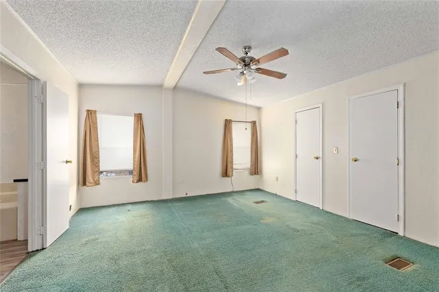 a view of empty room with window