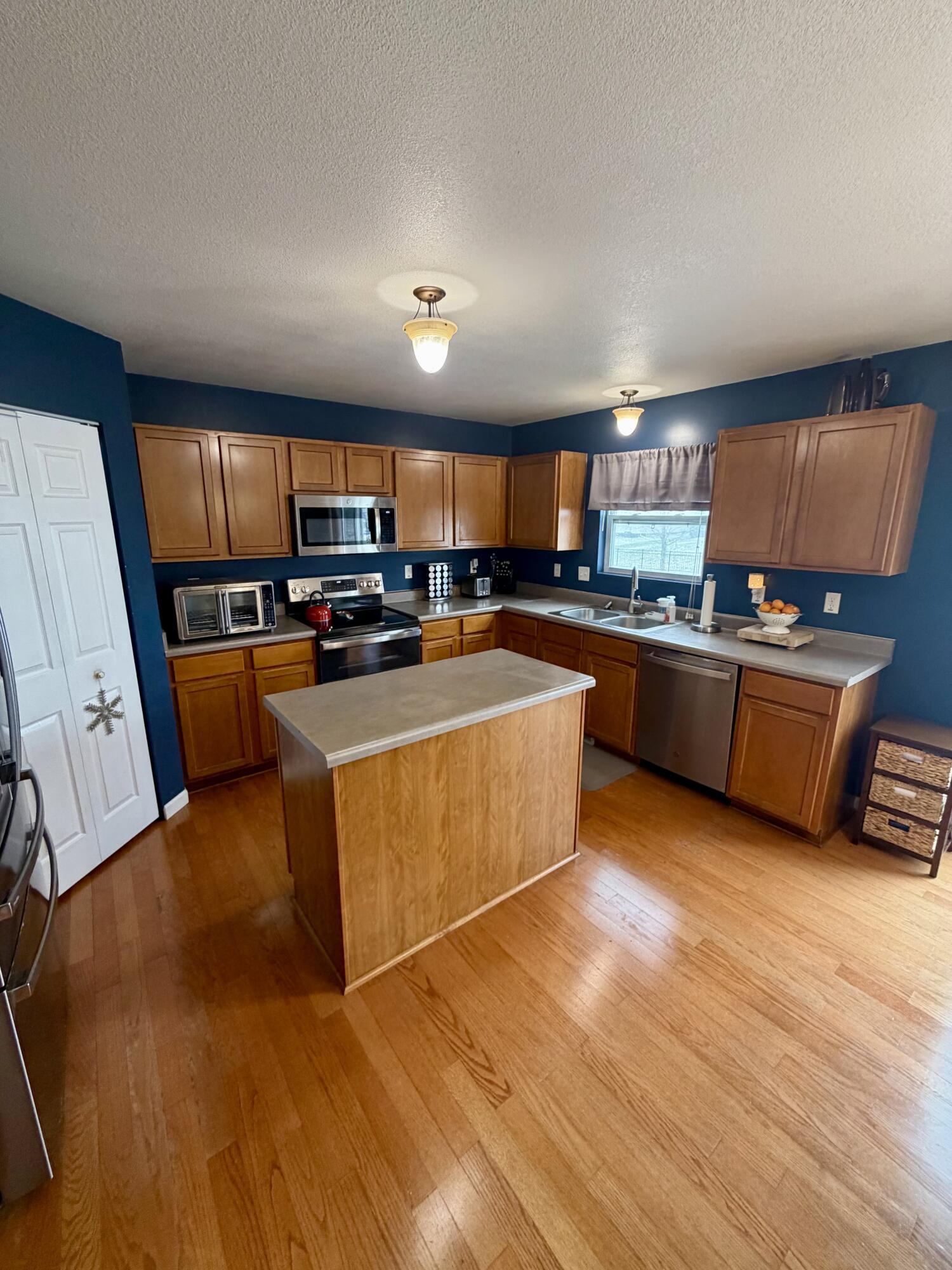 1037 Prairie Lane Milan, MI 48160 - Photo 5 of 43 IMG_7255