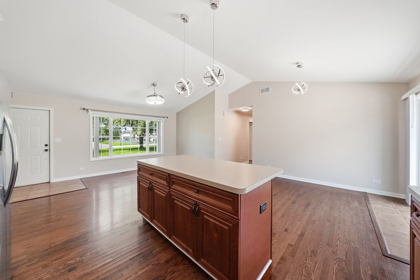 2420 Von Esch Road Joliet, IL 60431 - Photo 7 of 33