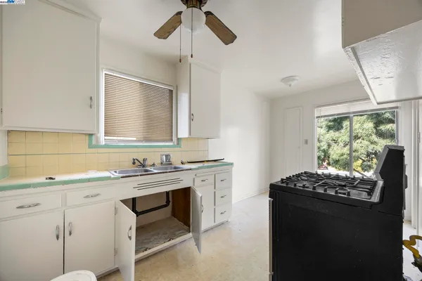 $875,000 | 2774 Sacramento Street, Berkeley, CA 94702