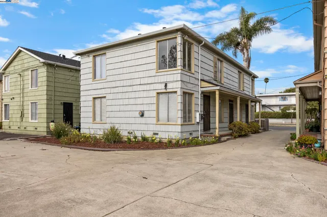 $1,110,000 | 2774 Sacramento Street, Berkeley, CA 94702