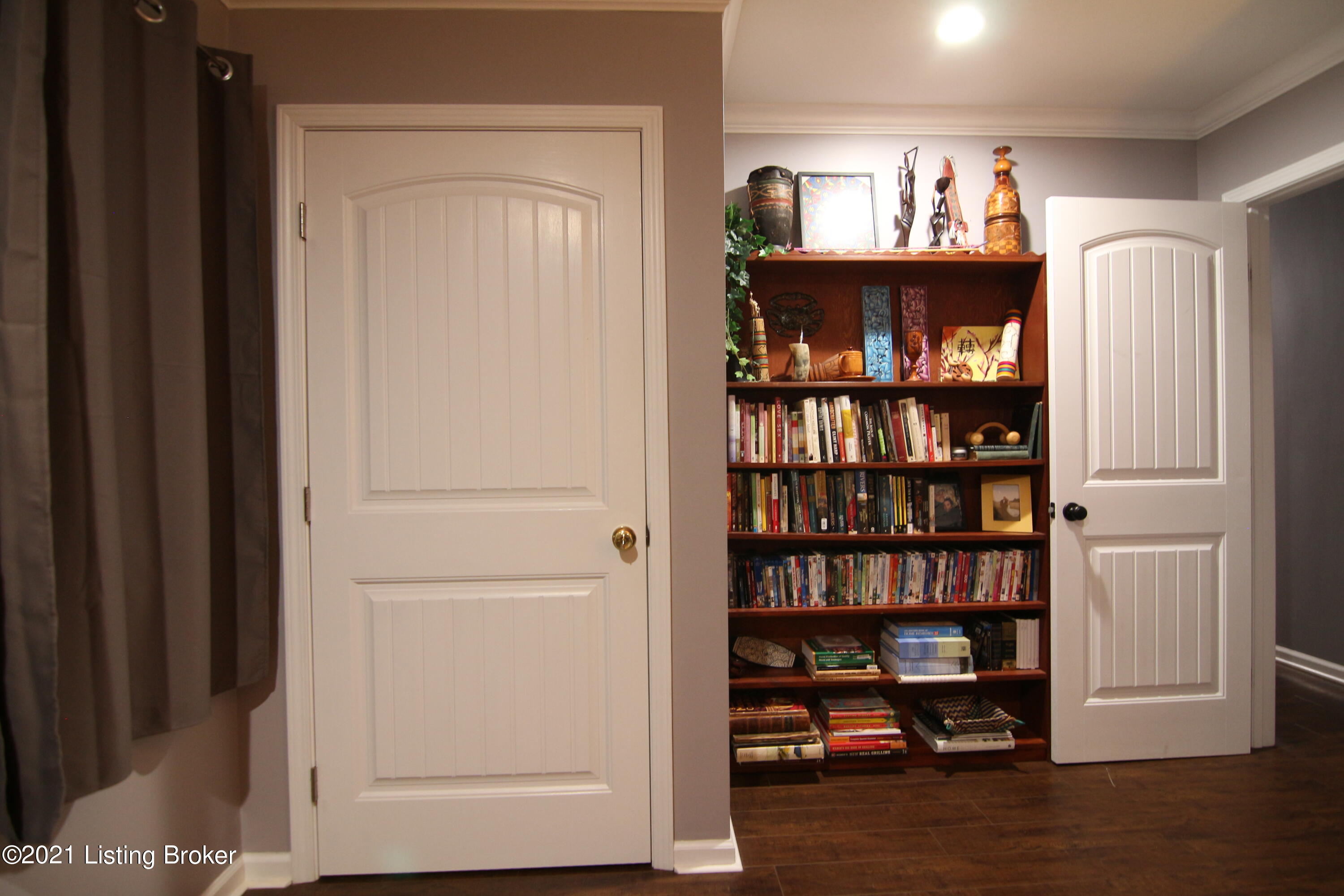 4610 Hopewell Road Louisville, KY 40299 - Photo 22 of 53 044