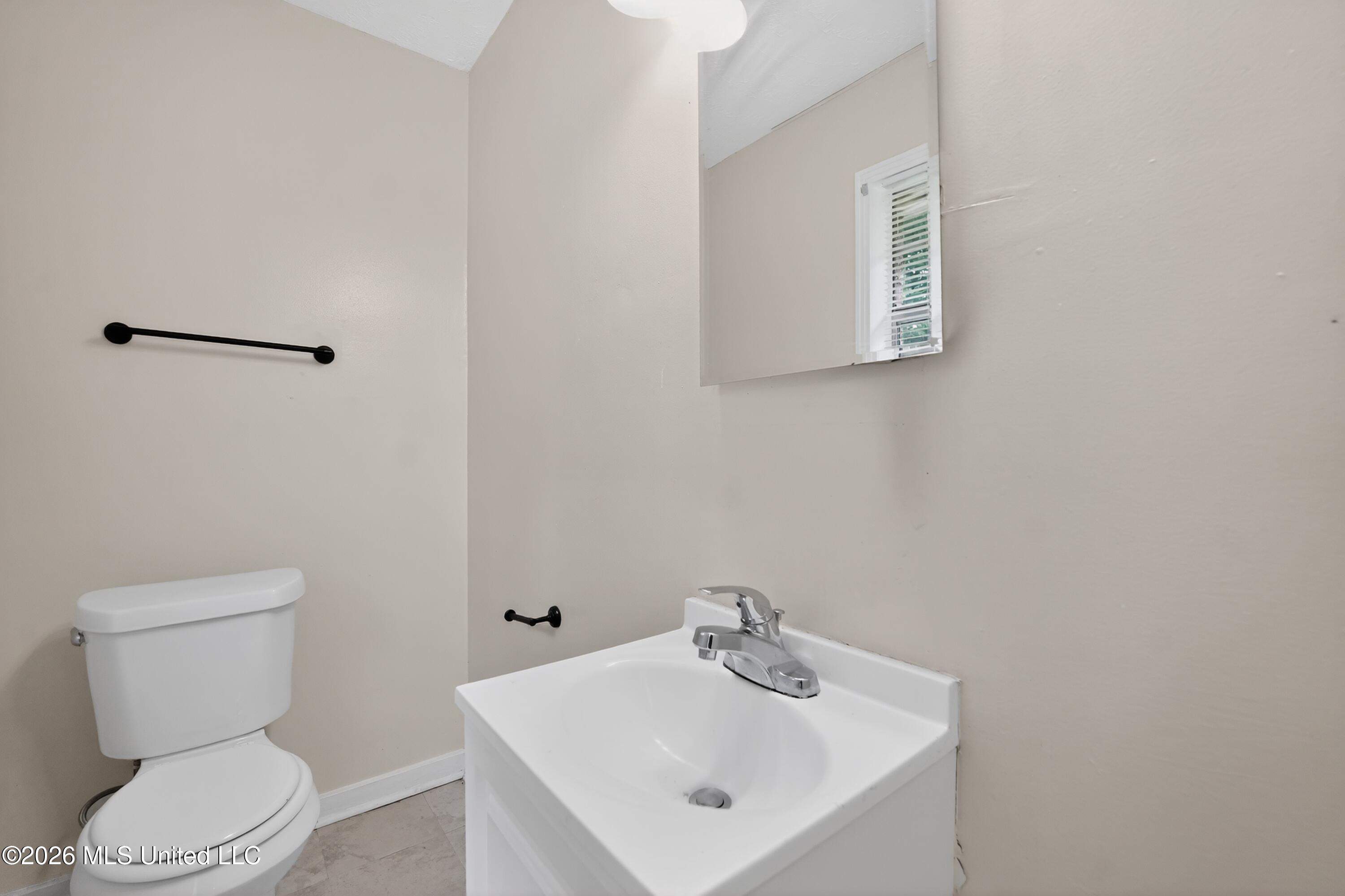 6578 Van Buren Road Jackson, MS 39213 - Photo 41 of 42 41_6578_Van_Buren_Rd-Bathroom-7275
