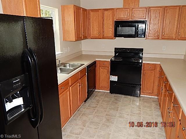 803 Hopewell Street High Point, NC 27263 - Photo 4 of 9 kitchen