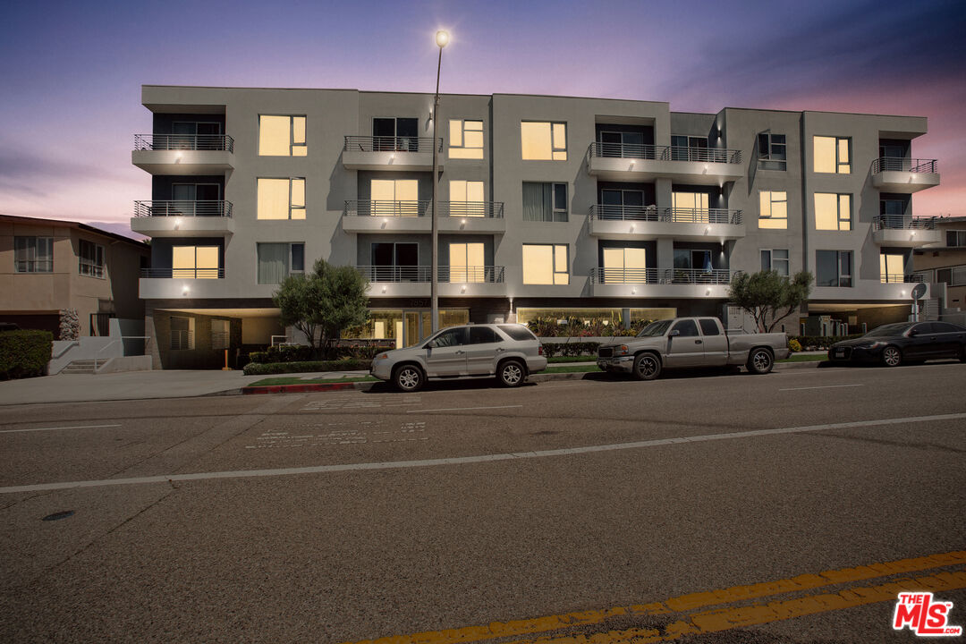 7857 West Manchester Avenue, Unit 110 Playa del Rey, CA 90293 - Photo 3 of 23