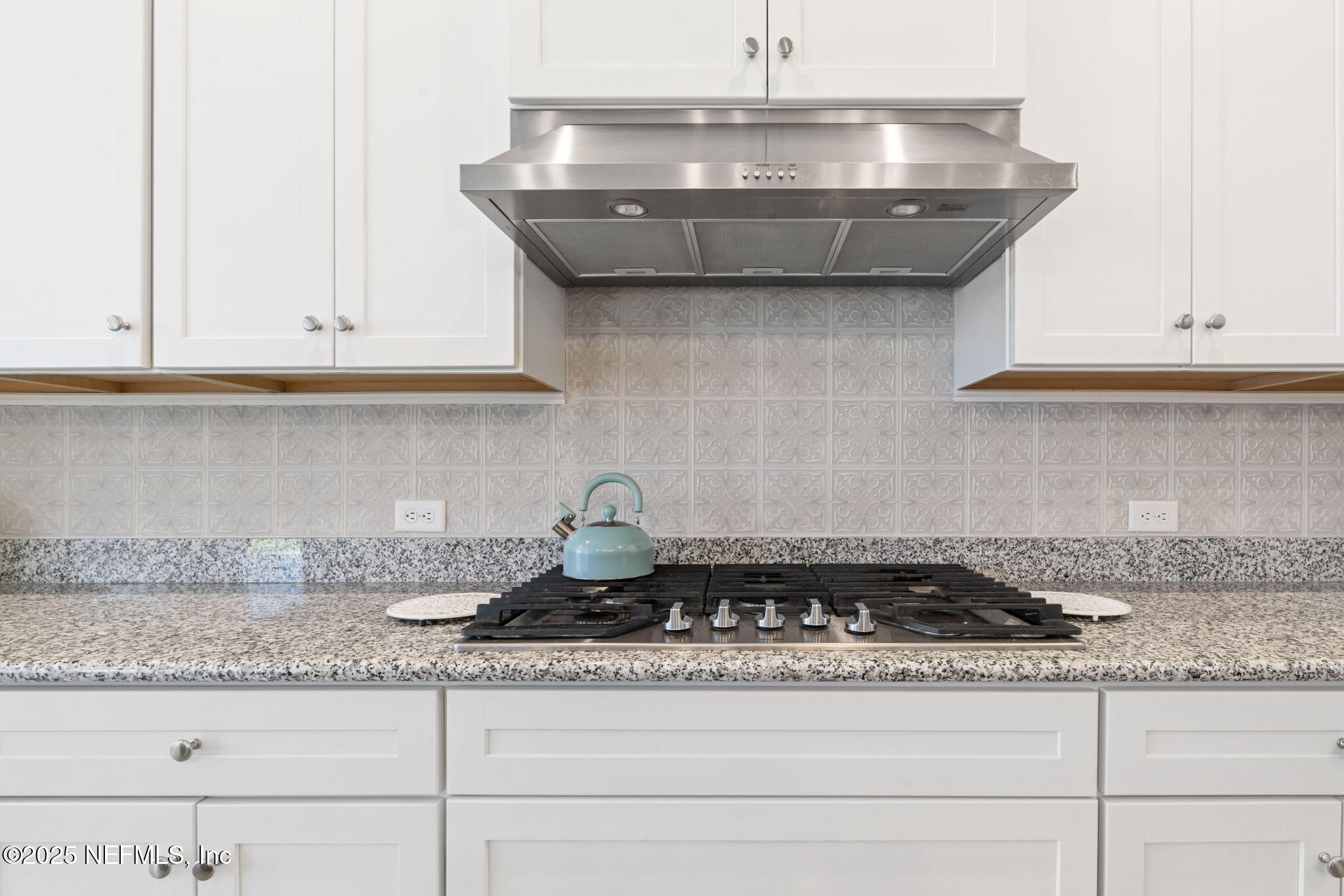 63 Braddock Court St. Augustine, FL 32092 - Photo 20 of 64 a view of a granite counter top
