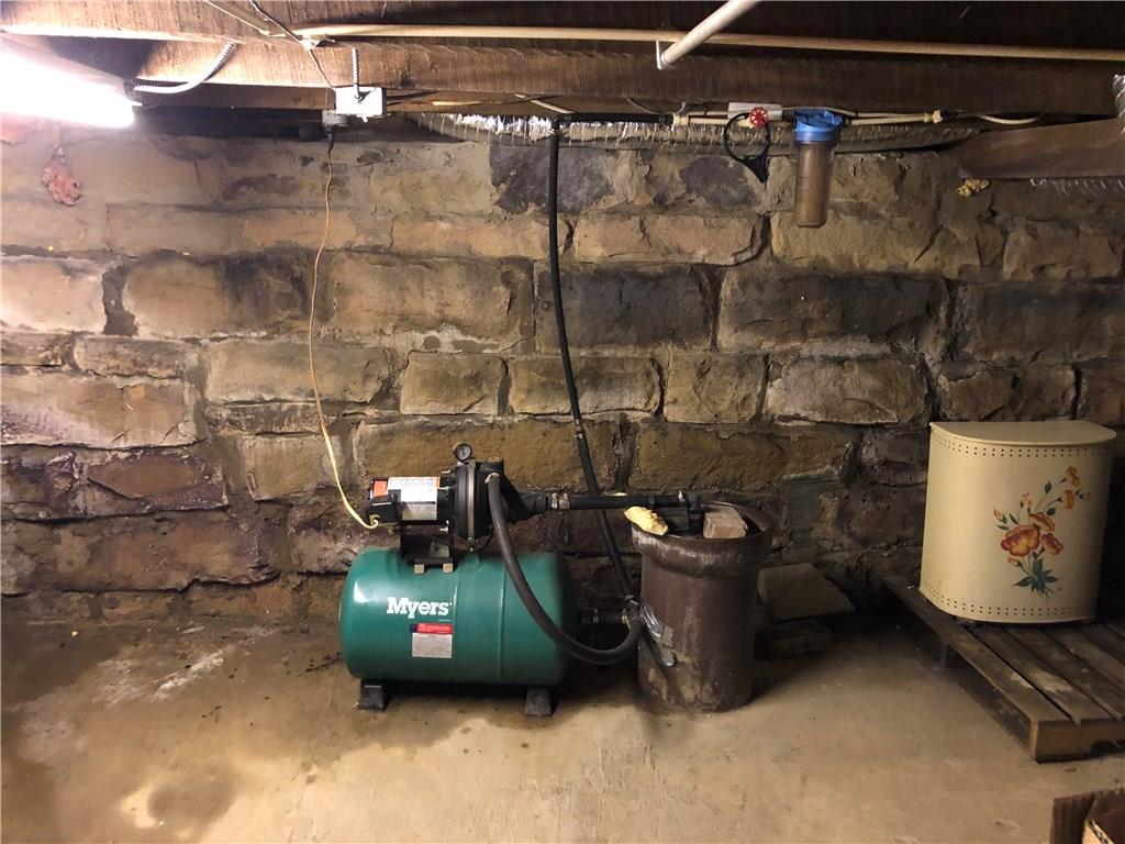 1833 Hale Road Venus, PA 16364 - Photo 14 of 23 Artesian well