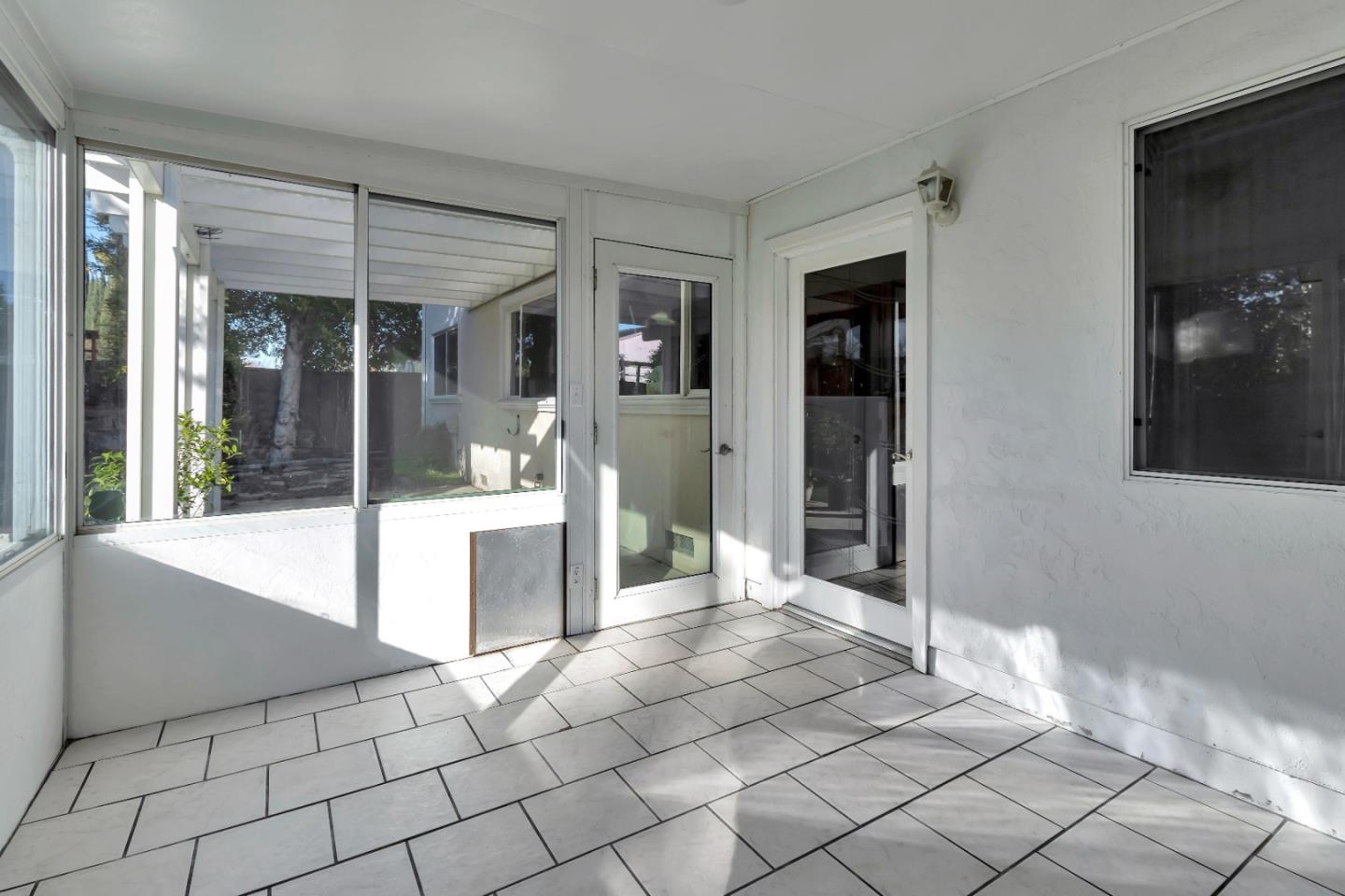 360 Henderson Drive San Jose, CA 95123 - Photo 15 of 37 a large white room with windows