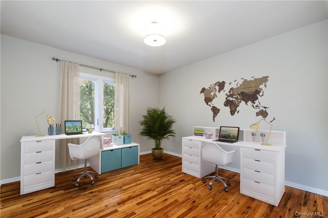 4 Parkfield Road Scarsdale, NY 10583 - Photo 14 of 33 First level office or homework room. (Digitally staged.)