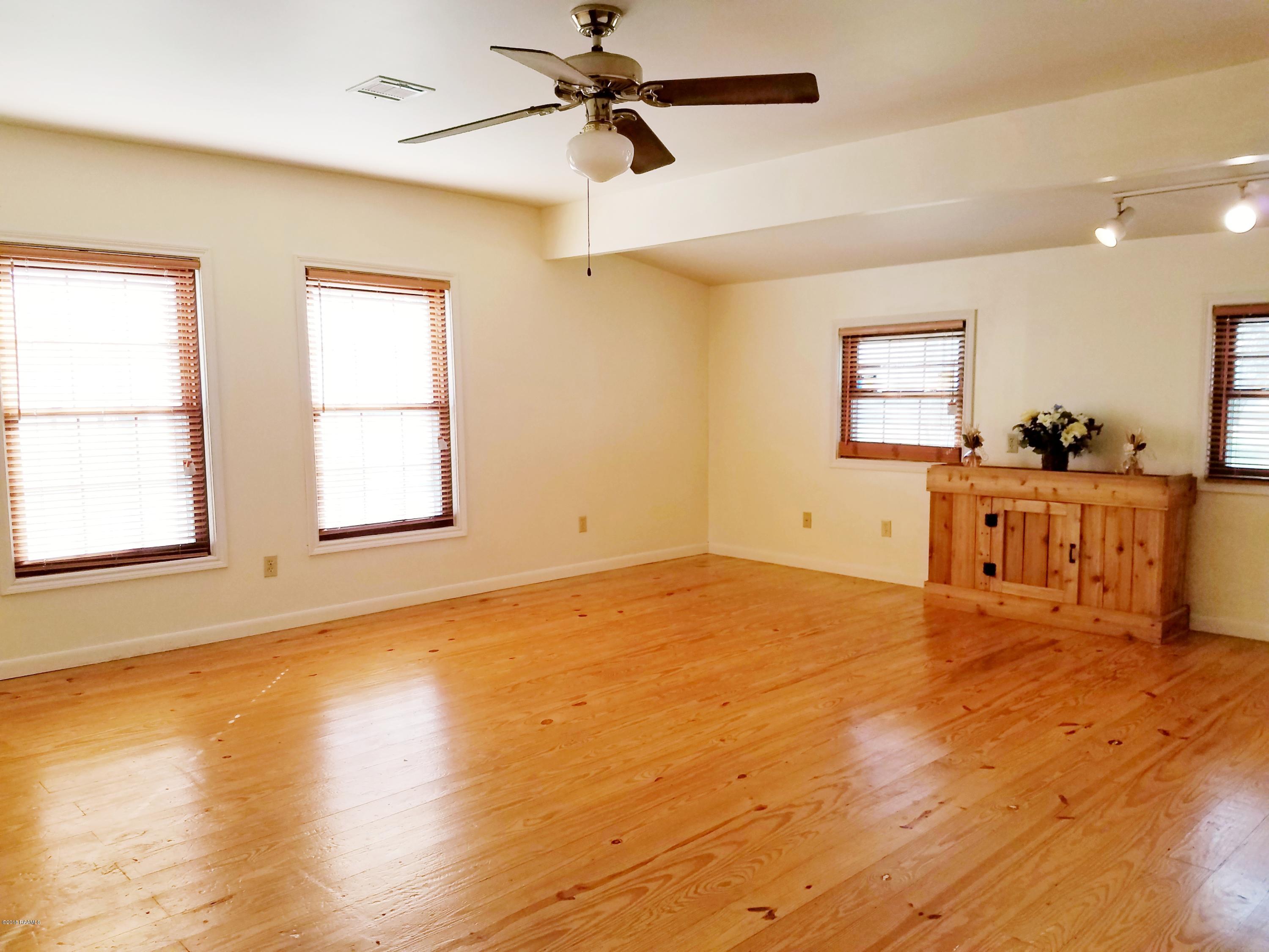 515 Roger Road Scott, LA 70583 - Photo 8 of 35 20181128_034843
