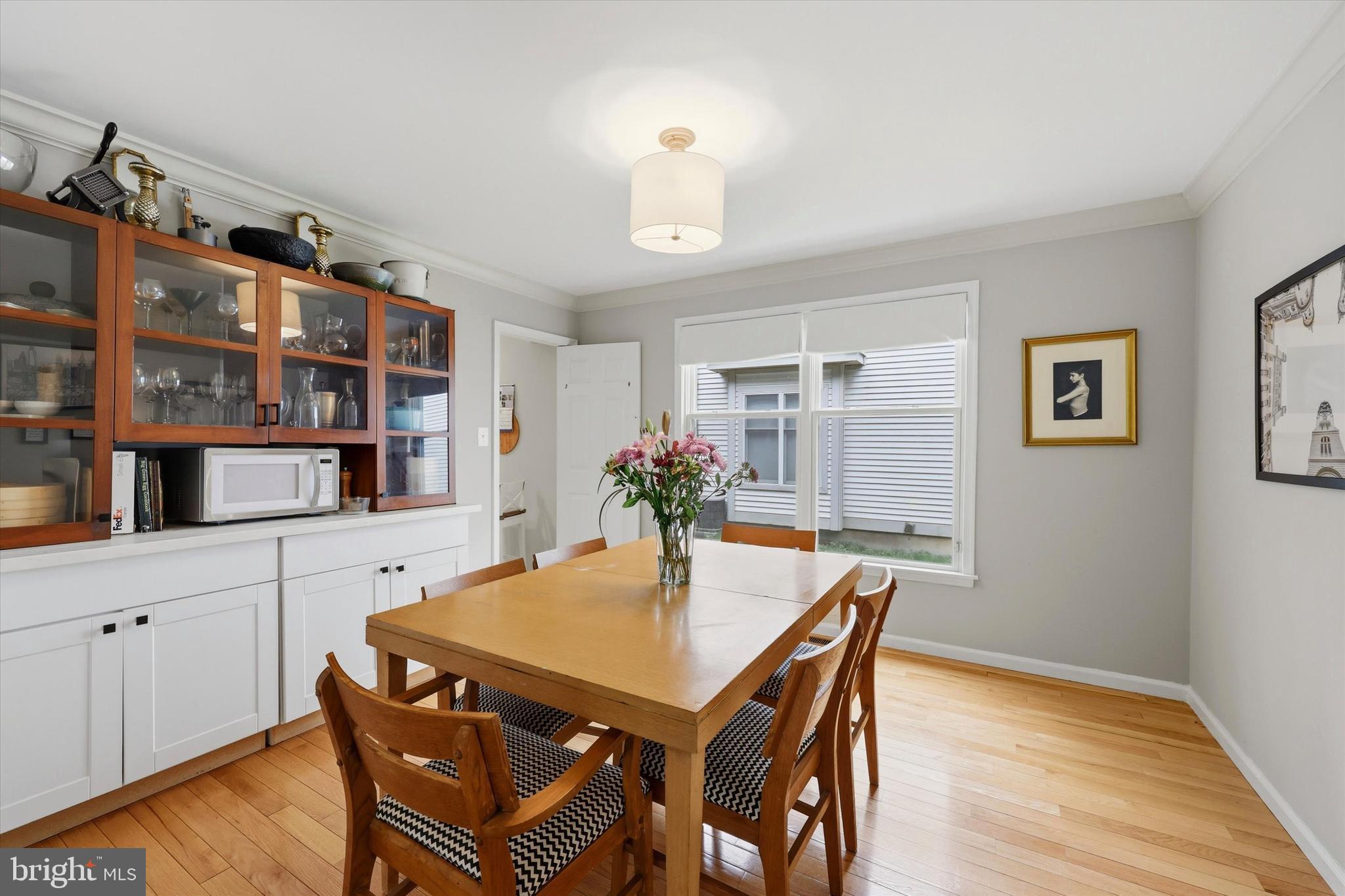 320 Maple Avenue Wyncote, PA 19095 - Photo 5 of 28 a dining room with a table and chairs