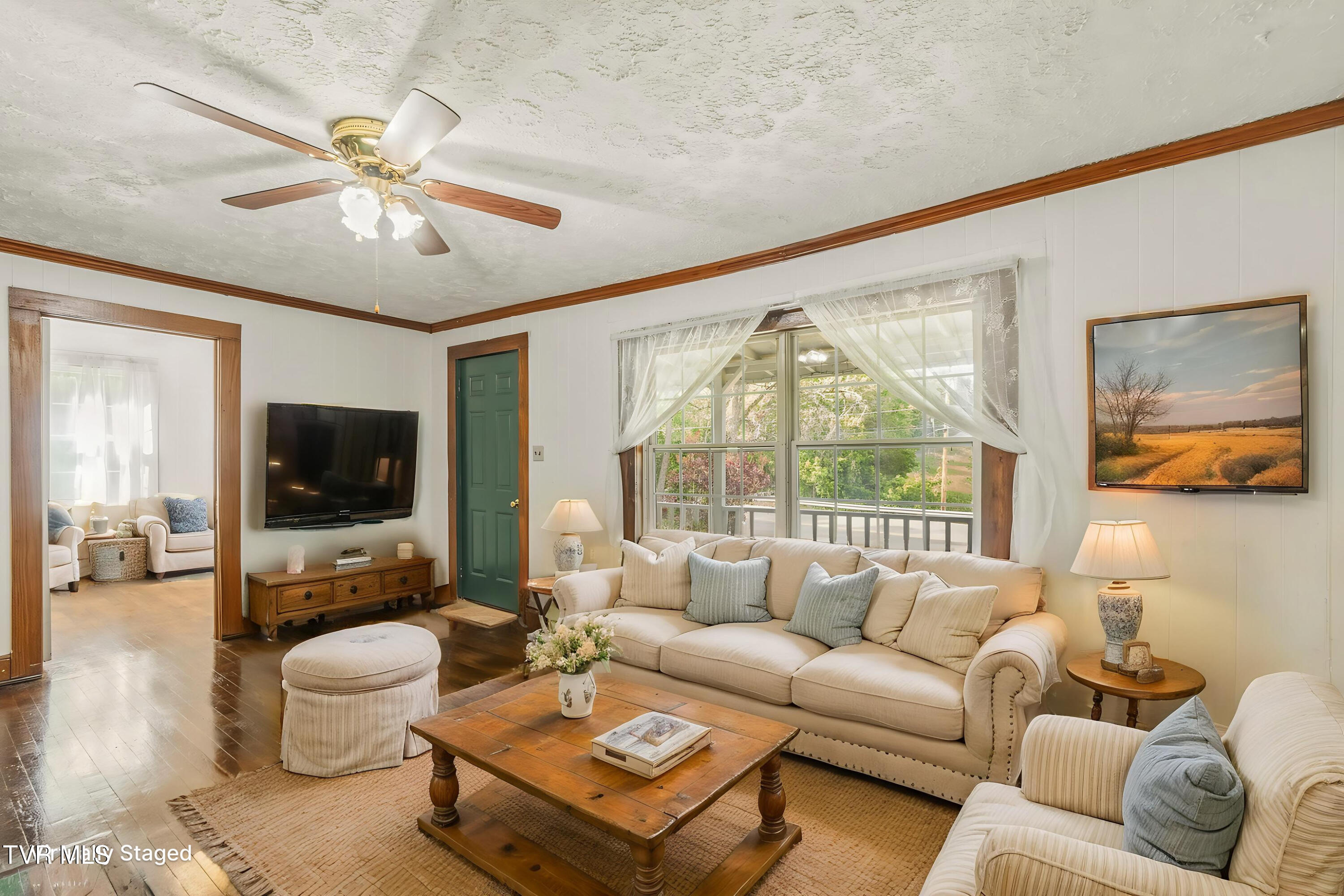 2084 Baileyton Road Greeneville, TN 37745 - Photo 20 of 57 15 - Living Room - Farmhouse - 0