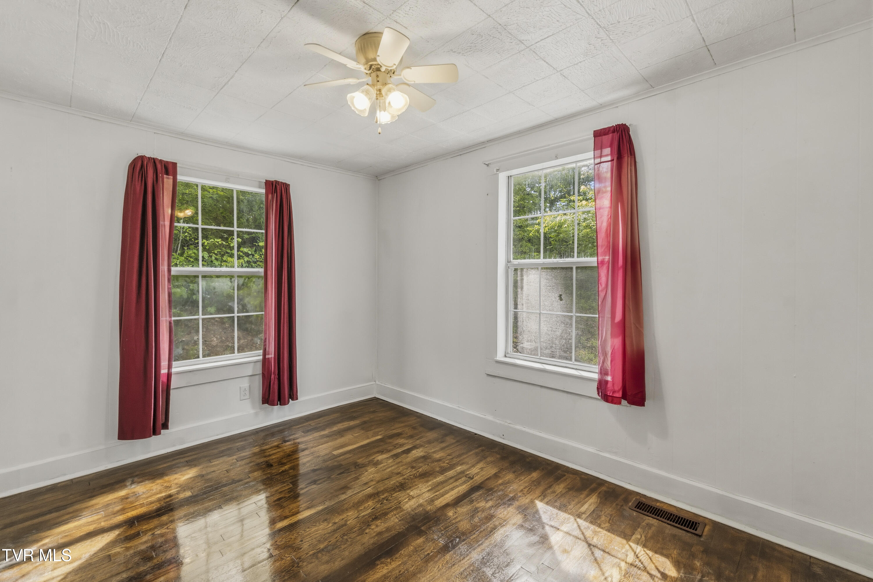2084 Baileyton Road Greeneville, TN 37745 - Photo 23 of 57 18