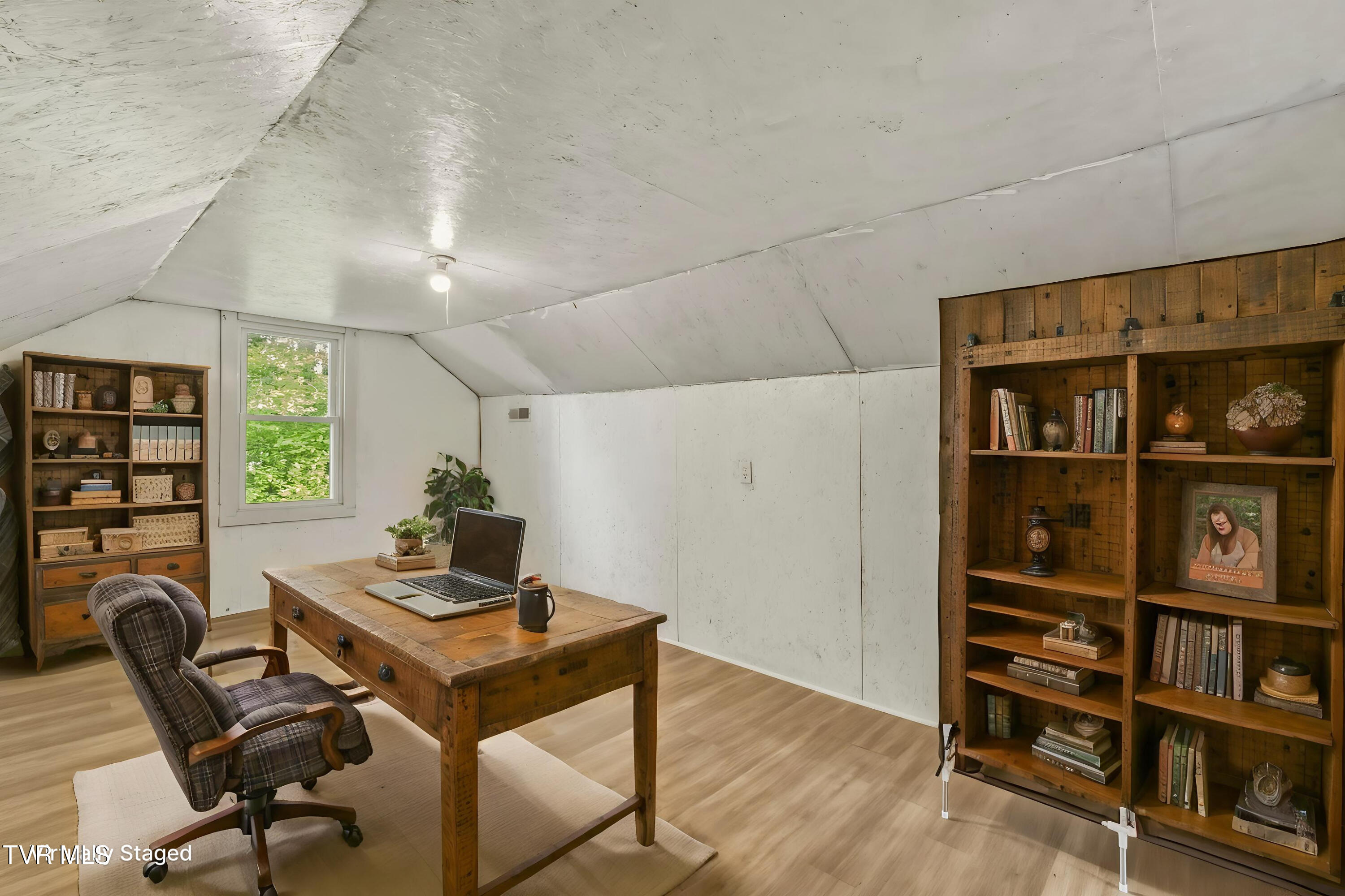 2084 Baileyton Road Greeneville, TN 37745 - Photo 41 of 57 30 - Home Office - Farmhouse - 3